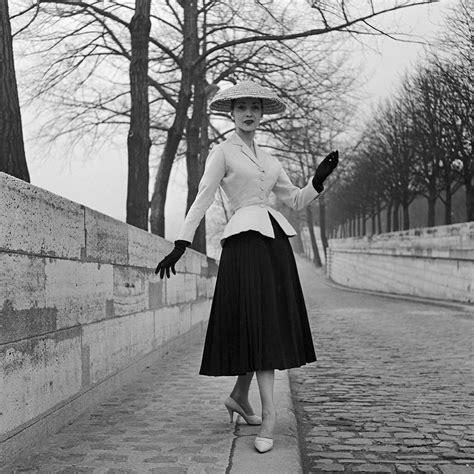 1940 dior new look|christian dior 1947 collection.